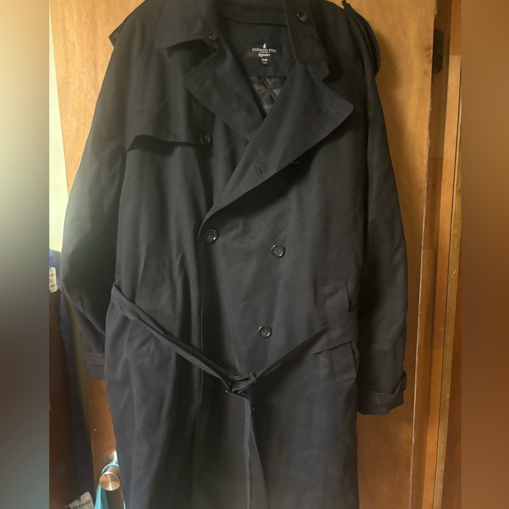 Men’s London Fog lined trench coat